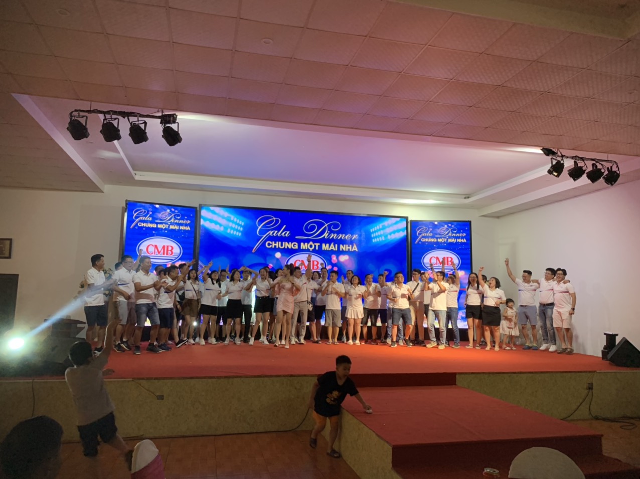 CMB TỔ CHỨC THAM QUAN NGHỈ MÁT CHO CBCNV NĂM 2022