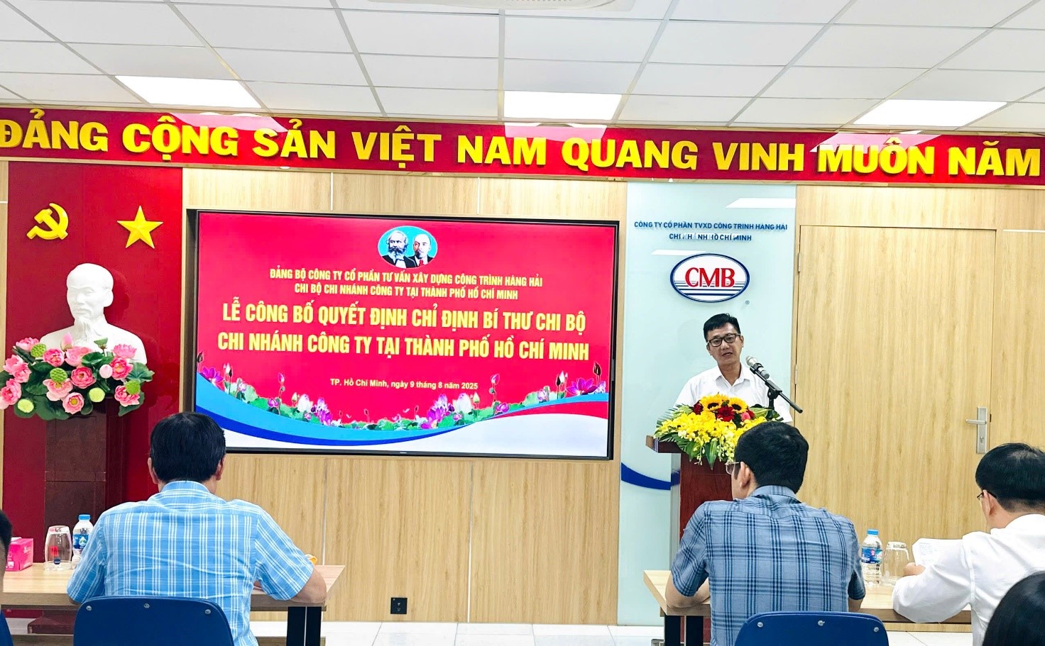LỄ CÔNG BỐ QUYẾT ĐỊNH CHỈ ĐỊNH BÍ THƯ CHI BỘ CHI NHÁNH CMB TẠI THÀNH PHỐ HỒ CHÍ MINH