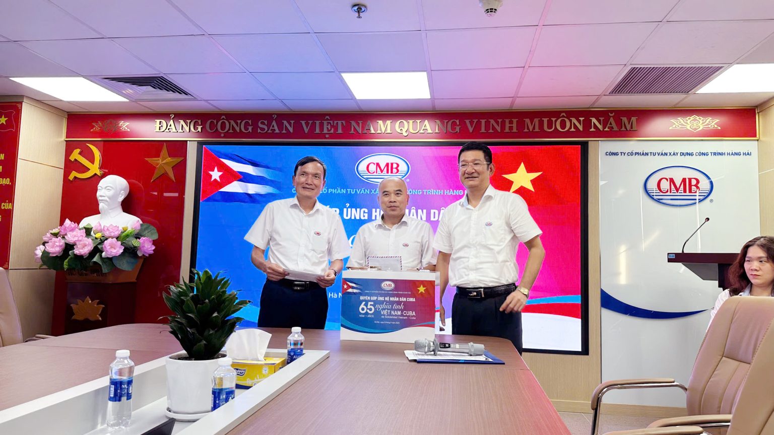 CMB – TỔ CHỨC LỄ ỦNG HỘ NHÂN DÂN CUBA