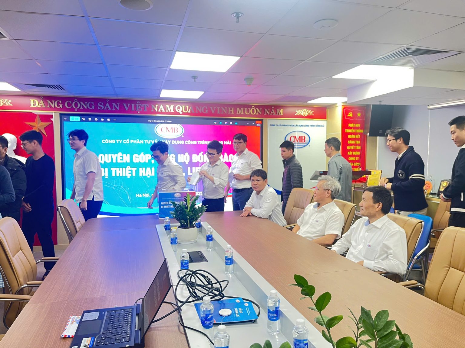 CMB – TỔ CHỨC QUYÊN GÓP, ỦNG HỘ ĐỒNG BÀO BỊ THIỆT HẠI DO BÃO, LŨ LỤT GÂY RA