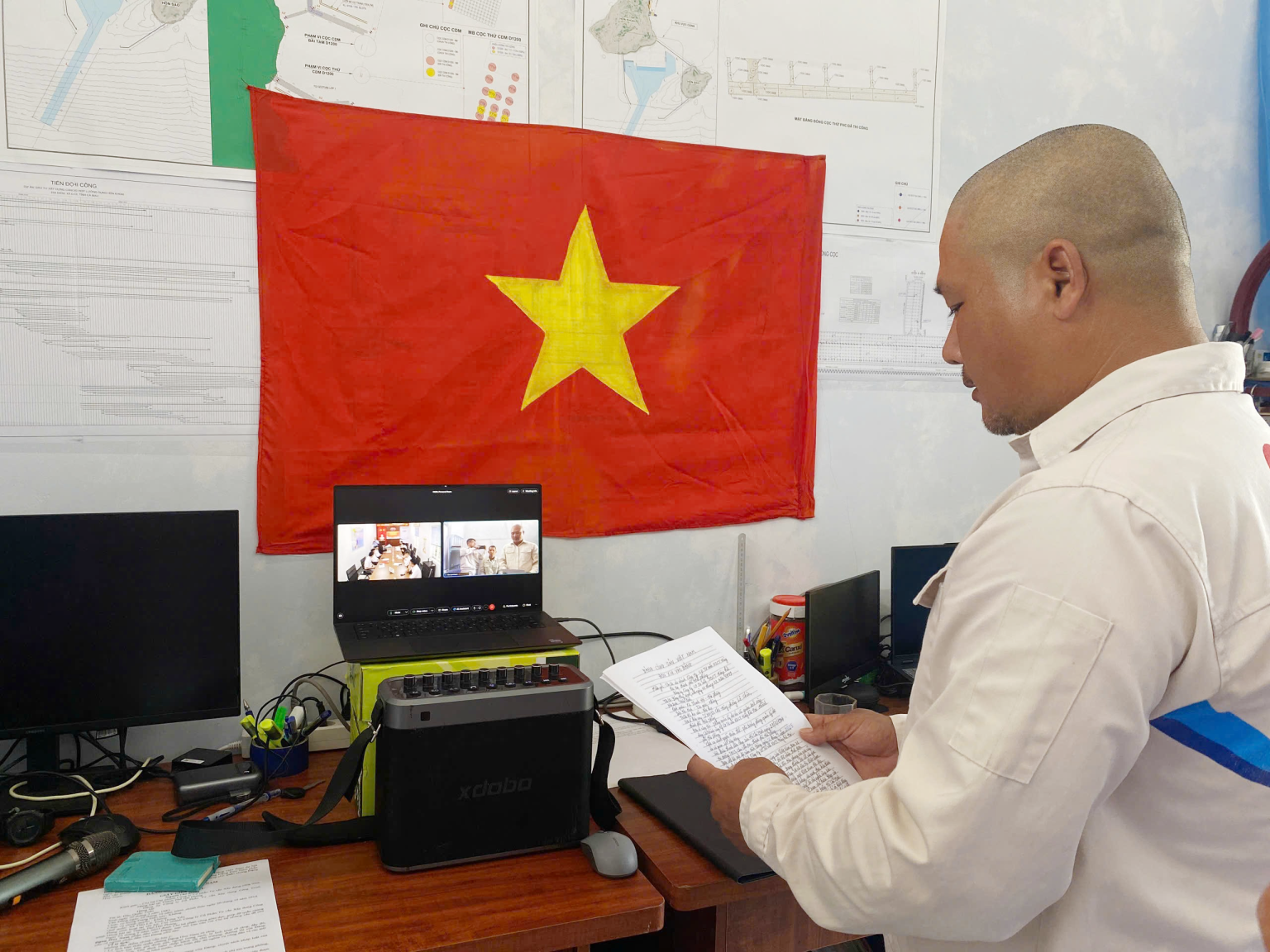 LỄ KẾT NẠP ĐẢNG VIÊN MỚI VÀ CÔNG BỐ QUYẾT ĐỊNH CÔNG NHẬN ĐẢNG VIÊN CHÍNH THỨC